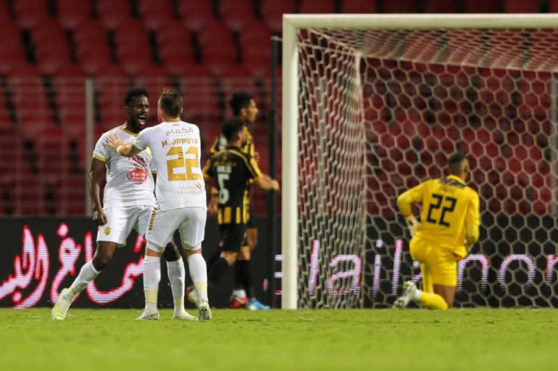 «الاتحاد» يخطف تعادلاً صعبًا من «الفتح» 