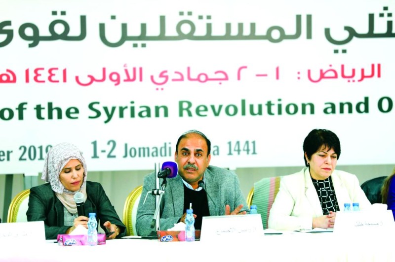جهود سعودية ناجحة توحد السوريين لمفاوضة الأسد
