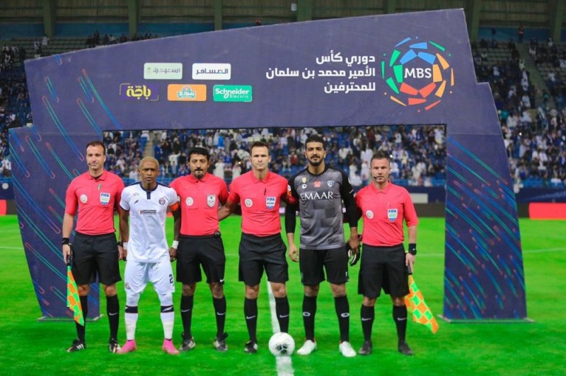 الإصابة تطيح بحكم مواجهة الهلال والعدالة