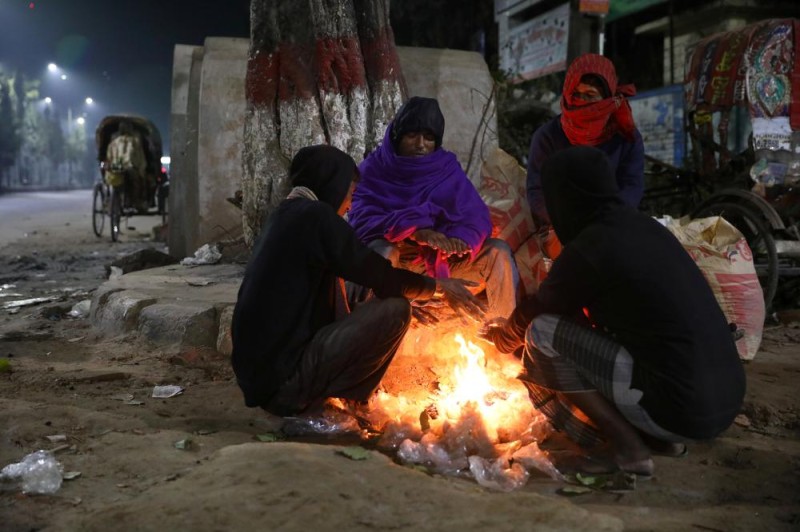 لدواع أمنية.. بنجلادش تعطل «المحمول» على الحدود الهندية 