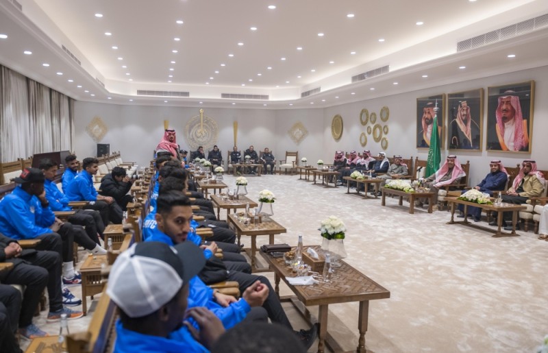 أمير الباحة يطالب العين 