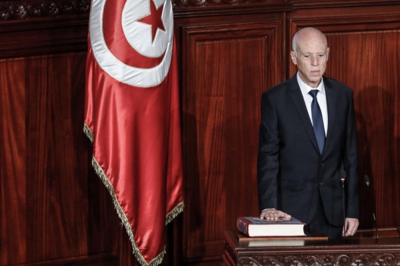 تشكيلة الحكومة التونسية على مكتب الرئيس
