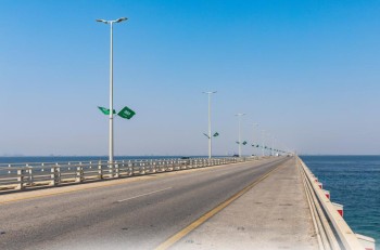 جسر الملك فهد: انسيابية تامة في حركة السفر ليلة رأس السنة