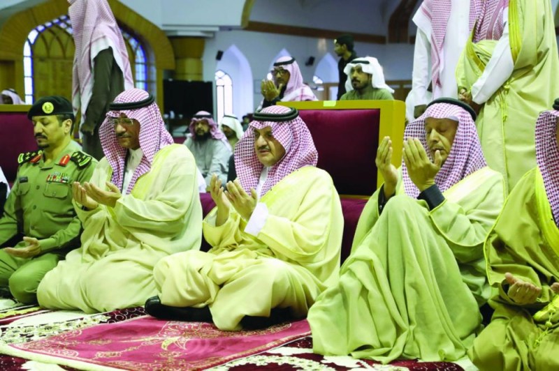 أمير الشرقية: يؤدي صلاة الاستسقاء