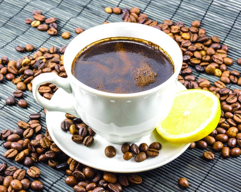 القهوة بالليمون تخلصك من الصداع