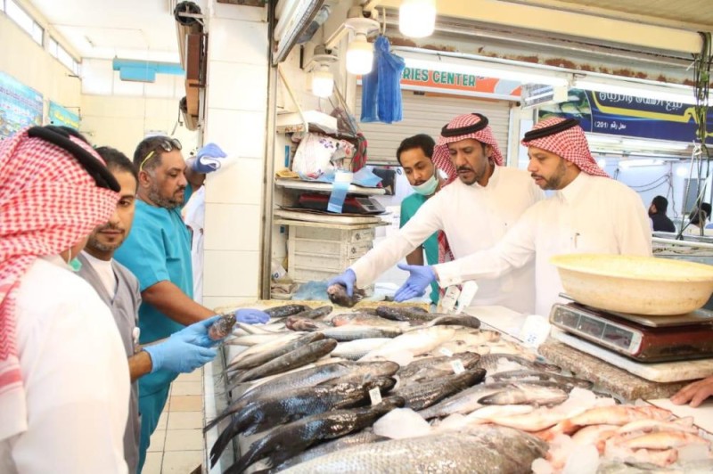 ضبط 700 كيلو سمك فاسد بأسواق الشرقية