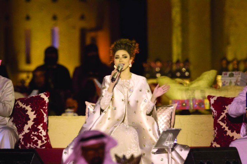 ‫الرويشد وأنغام ومريام يبثون
الدفء في «سمرات شتاء الرياض»‬