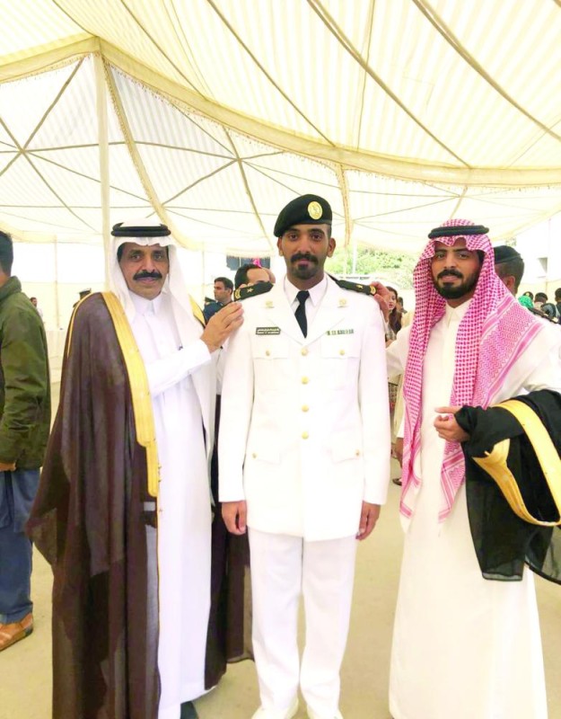 «القحطاني» يتلقى التبريكات