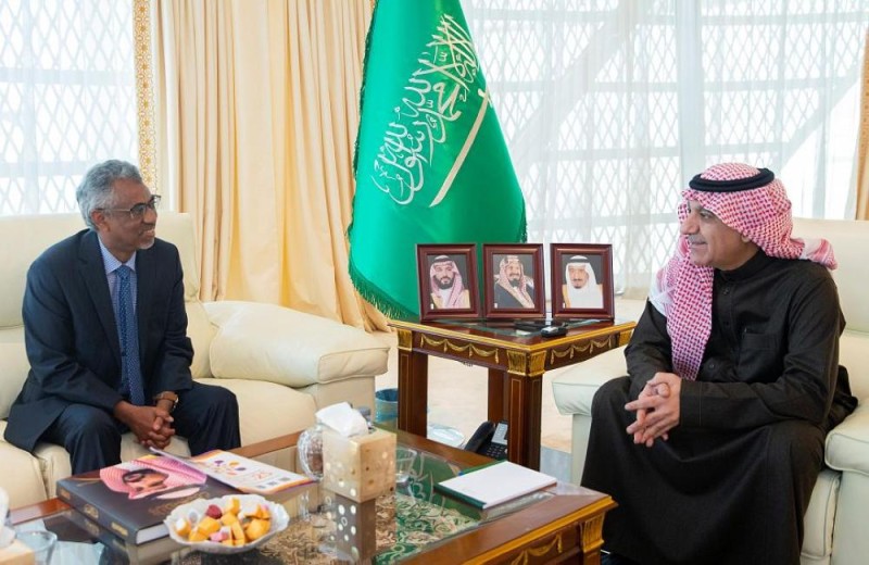 وزير الإعلام يبحث التعاون مع نظيره الإريتري