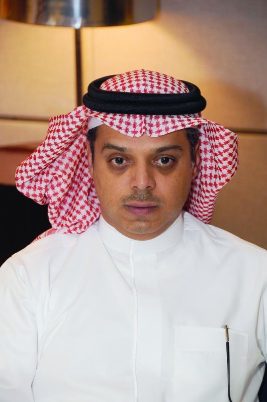 عبدالله الزامل يتلقى التعازي