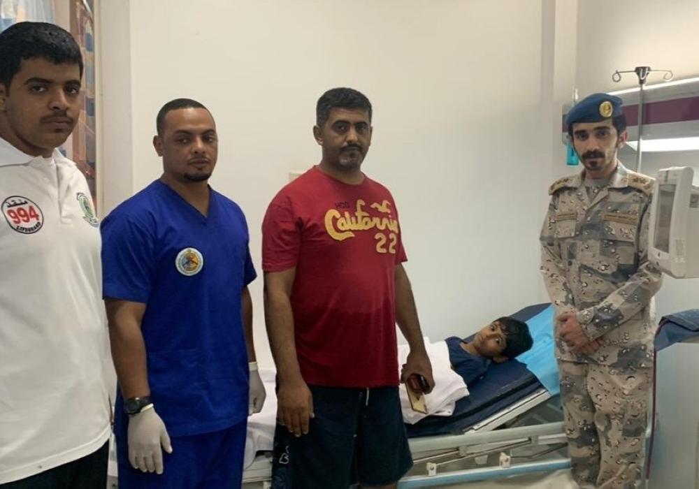 حرس الحدود ينقذ طفلاً من الغرق في عسير