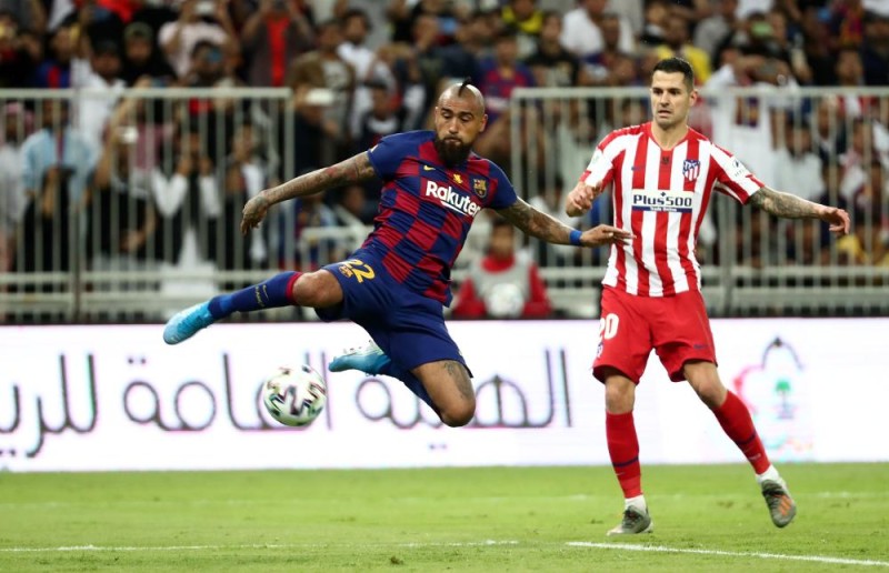 أتليتيكو يصعق برشلونة ويبلغ نهائي «السوبر الإسبانية»