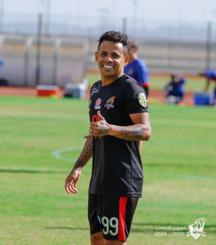 قوة الهلال تصطدم بطموحات الوحدة