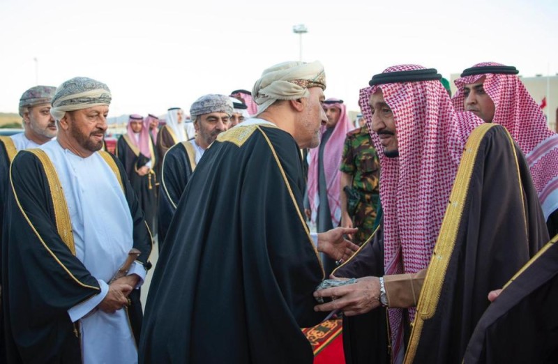 خادم الحرمين الشريفين يغادر سلطنة عُمان