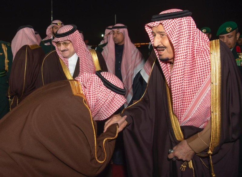 خادم الحرمين الشريفين يصل الرياض
