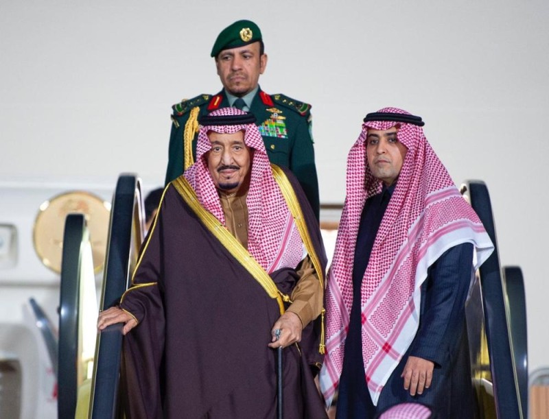 خادم الحرمين الشريفين يصل الرياض