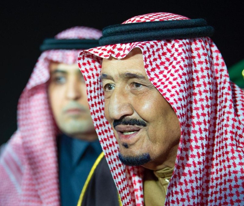 خادم الحرمين الشريفين يصل الرياض