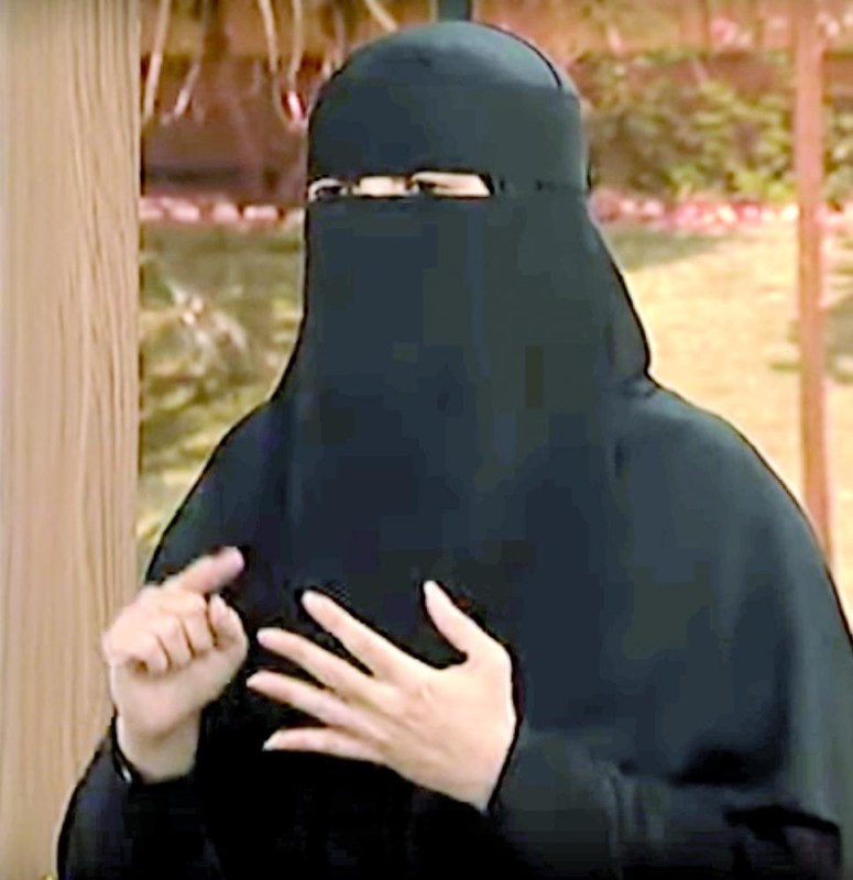 السعوديون يحنون إلى الصحراء ويعودون إلى بيوت الشعر.. تنزُّهاًّ