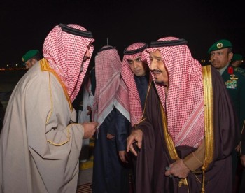 خادم الحرمين الشريفين يصل الرياض