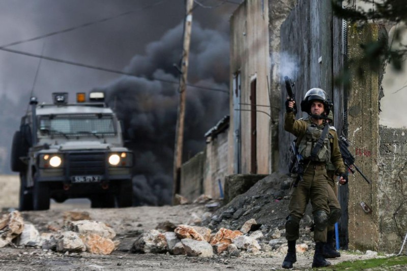 قوات الاحتلال تعتقل 3 فلسطينيين من بيت لحم