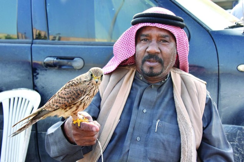 سوق الطيور بالدمام.. ملتقى هواة «الأنواع النادرة»