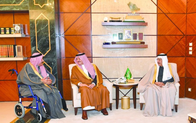 أمير الشرقية: الجمعيات التعاونية رافد من روافد التنمية
