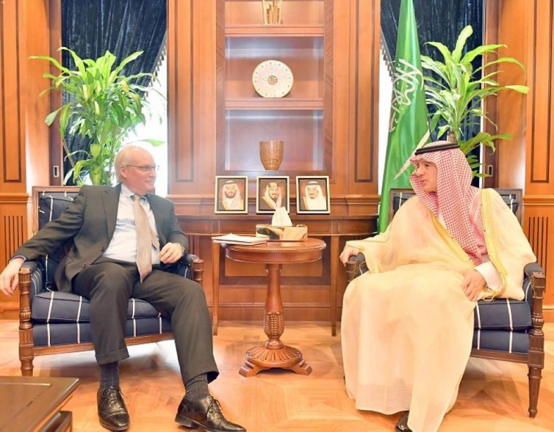 الجبير يبحث مستجدات القضايا مع دبلوماسى أمريكي