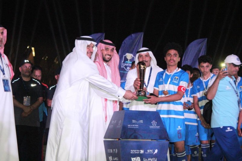 رئيس هيئة الرياضة و وزير التعليم يدشنان'دوري المدارس' 2020