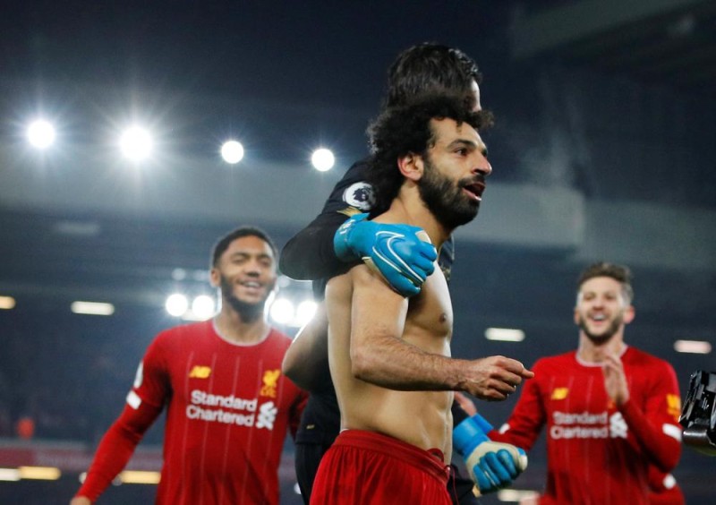 ليفربول يهزم ' يونايتد' ويعزز صدارته للبريميرليج