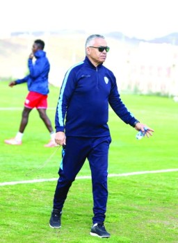 «الأخطبوط» يثير الرعب في الدوري والكأس