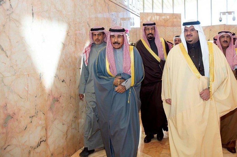 ولي عهد الكويت خلال وصوله إلى الرياض