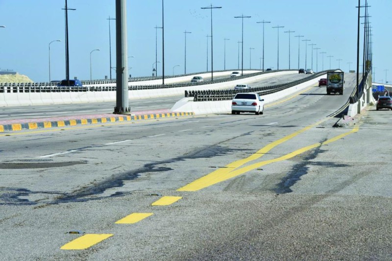حلول دائمة لتشققات الطرق بالشرقية