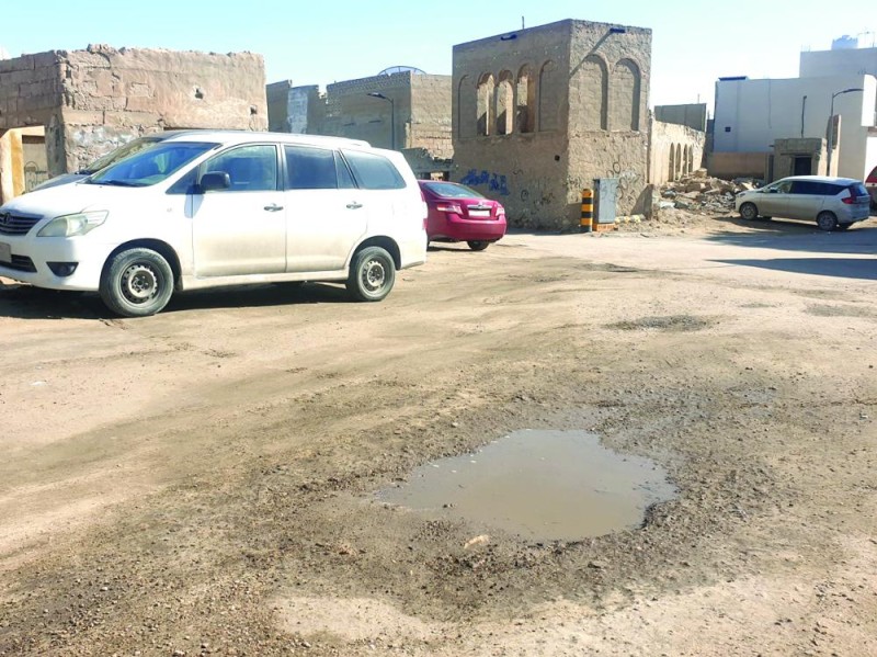 «ديرة» عيون الأحساء.. تاريخ مردوم بالنفايات