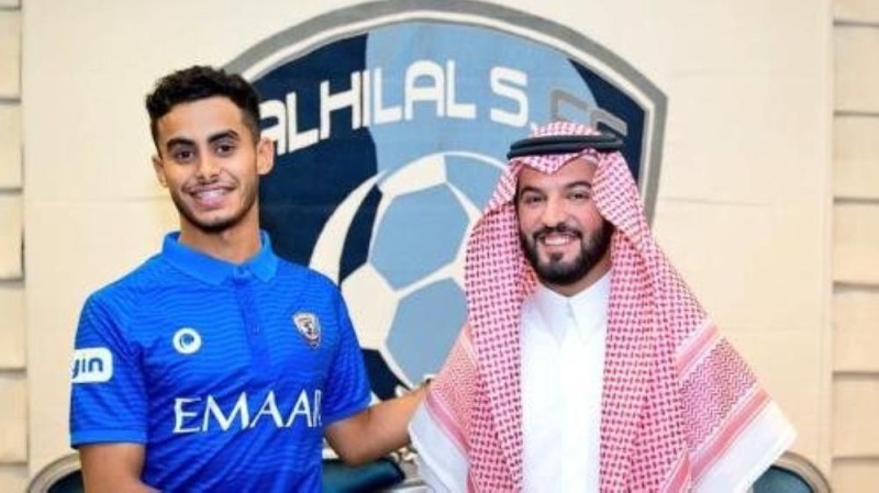 الرباط الصليبي يطيح بحارس الهلال