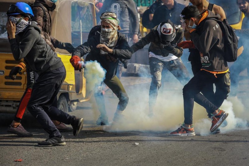 ملثمون يغتالون إعلامي عراقي في بغداد