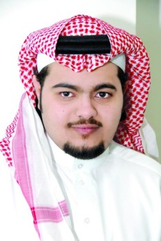 الوايلي يتلقى التعازي في والده