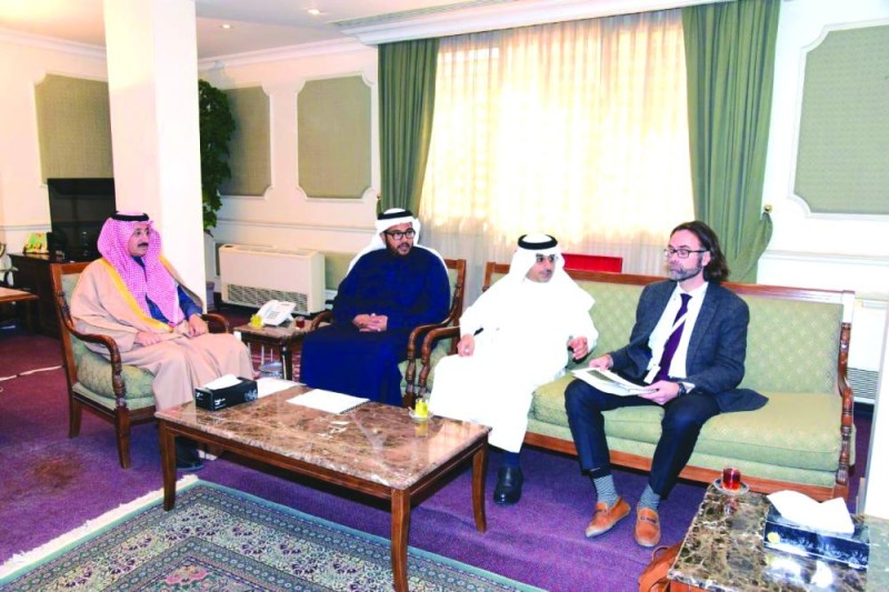 محافظ الأحساء يطلع على مشروع مستشفى الراشد للتأهيل