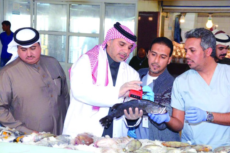 أجهزة متطورة للتأكد من جودة أسماك الشرقية