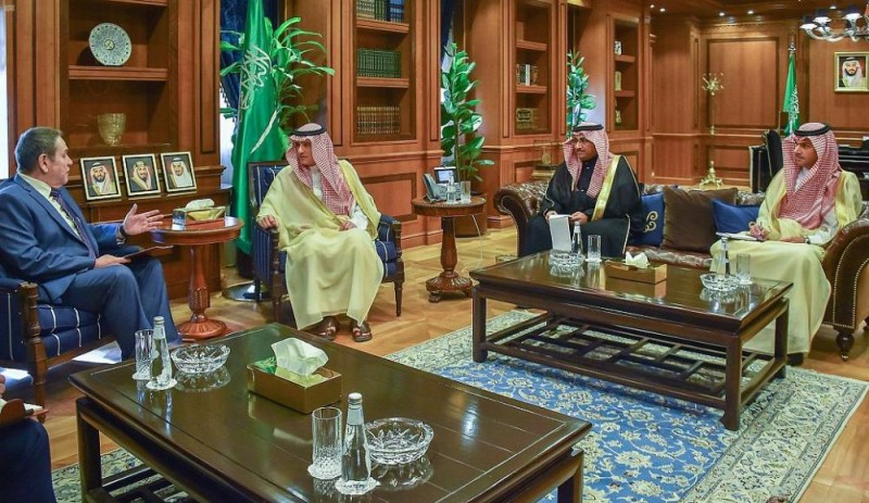 «الجبير» يبحث العلاقات الثنائية مع سفير روسيا