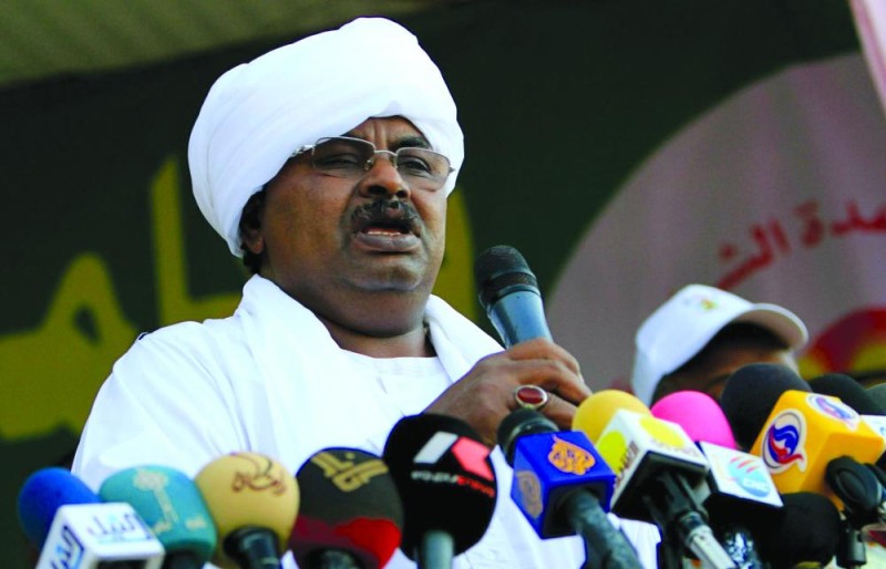 السودان يطالب الإنتربول بتسليم «قوش»