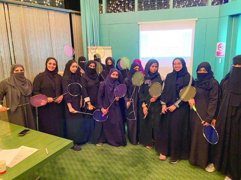 جدة تحتضن دورة مدربات الريشة الطائرة