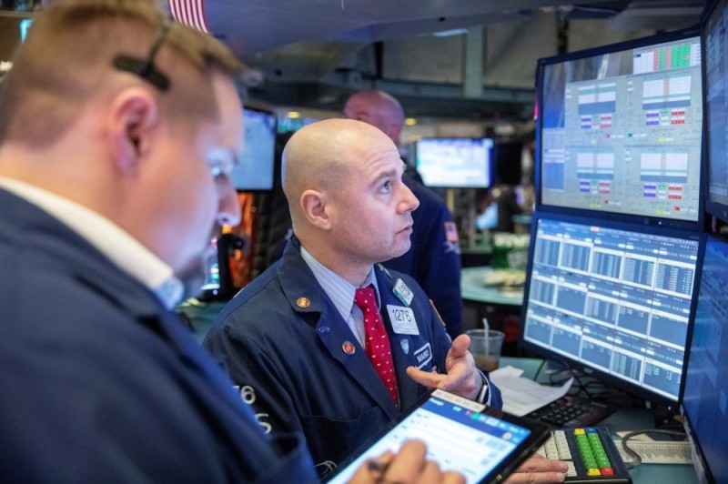 الاسهم الامريكية تواصل التعافي وترتفع 1%