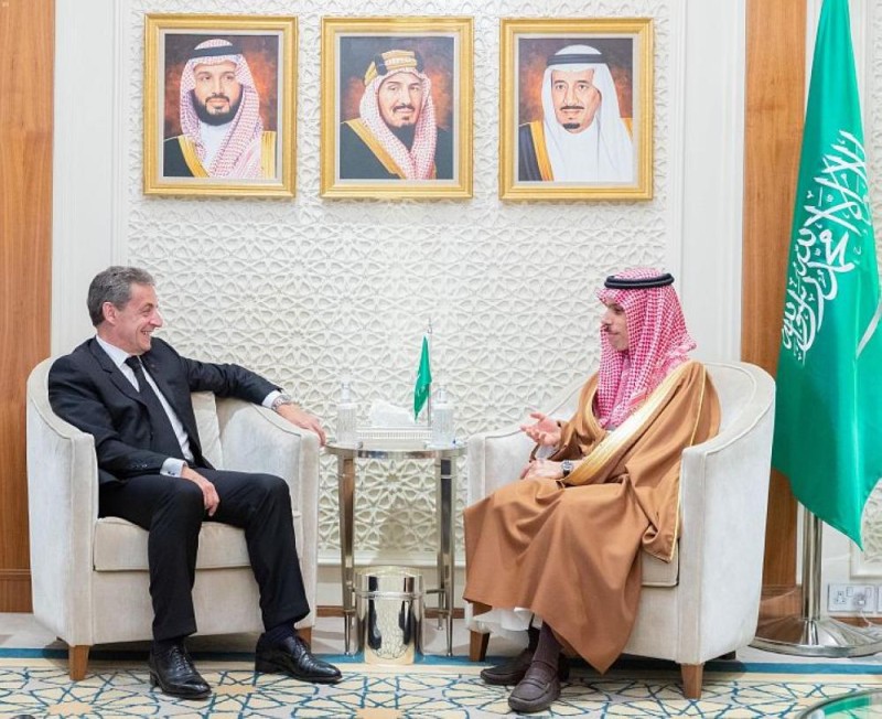 وزير الخارجية يبحث الموضوعات مع «ساركوزي»