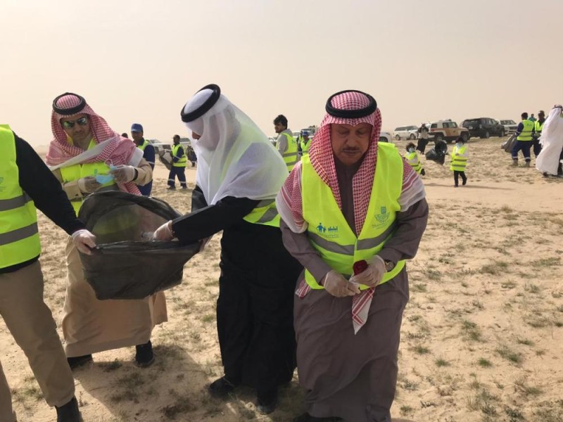 الخفجي تتخلص من 340 م3 نفايات