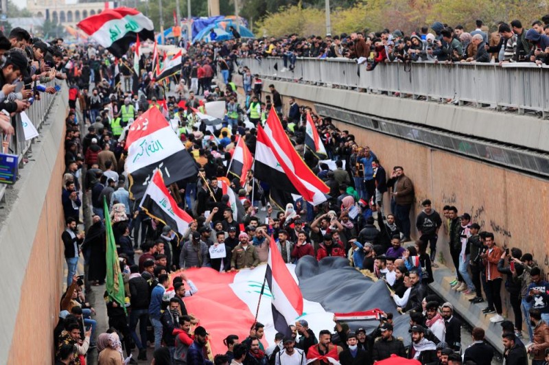 بغداد.. حصر المظاهرات في ساحة التحرير
