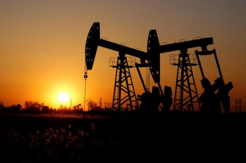 تباين أسعار النفط بفعل ' قيود السفر'