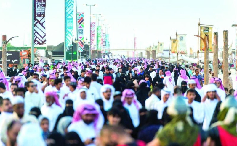 سوق عكاظ.. إبداع الحاضر وعراقة الماضي في مكان واحد