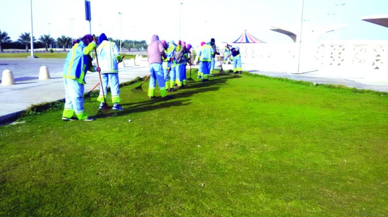 مسطحات «الهاف مون» تتخلص من النفايات