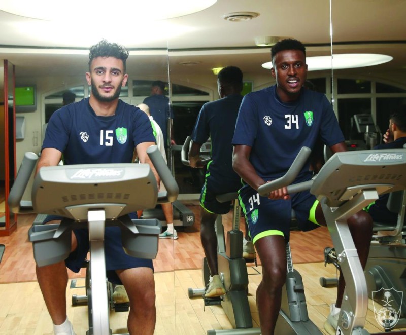 الجماهير الكويتية تدعم الأهلي أمام الاستقلال