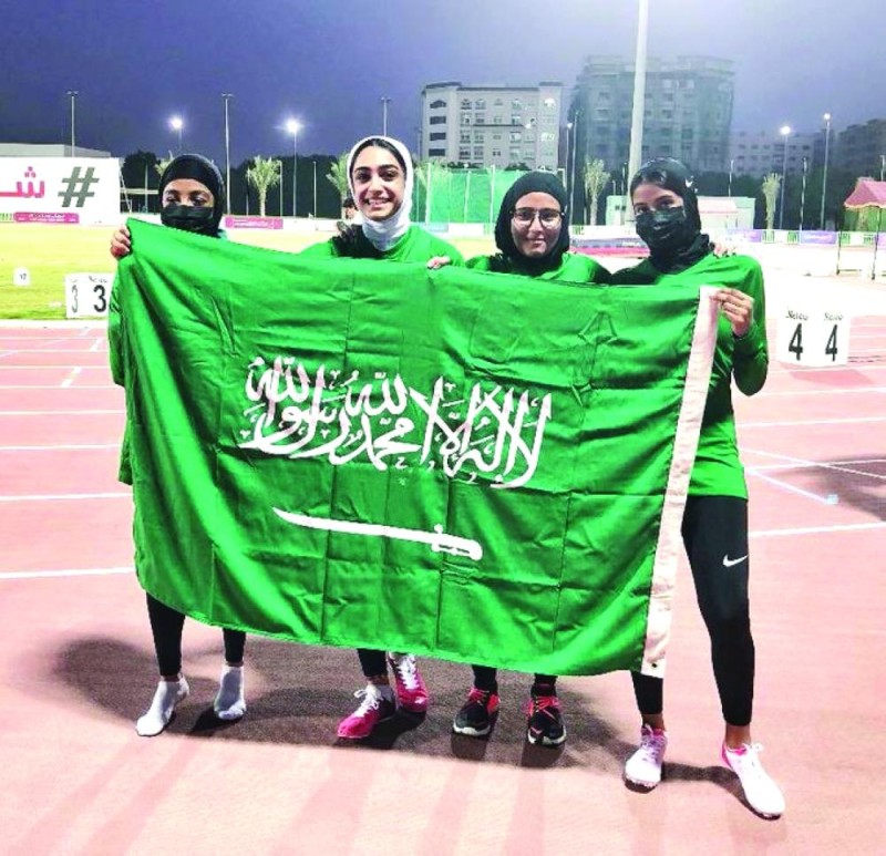 «سيدات المملكة» يخطفن الأضواء في الشارقة